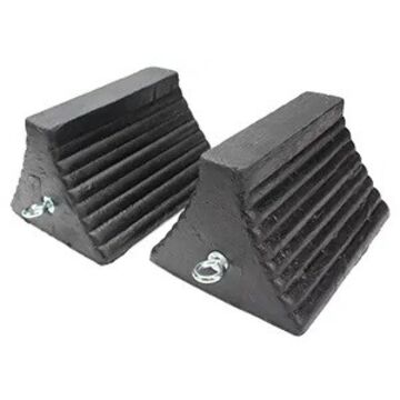 Wheel Chock, 8 in wd, Rubber